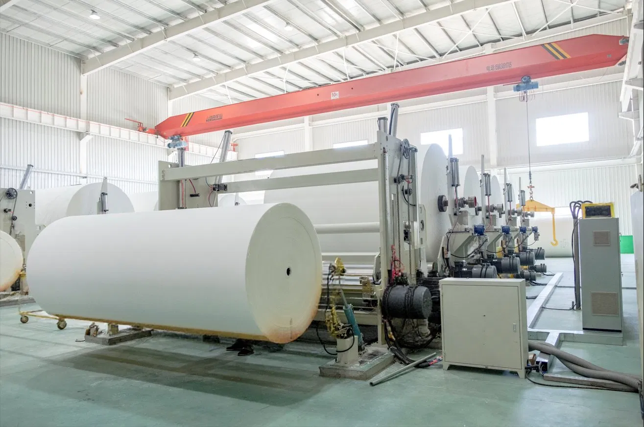 1800 mm Afgeronde Jumbo Roll Slitting Machine Met goede efficiëntie 2